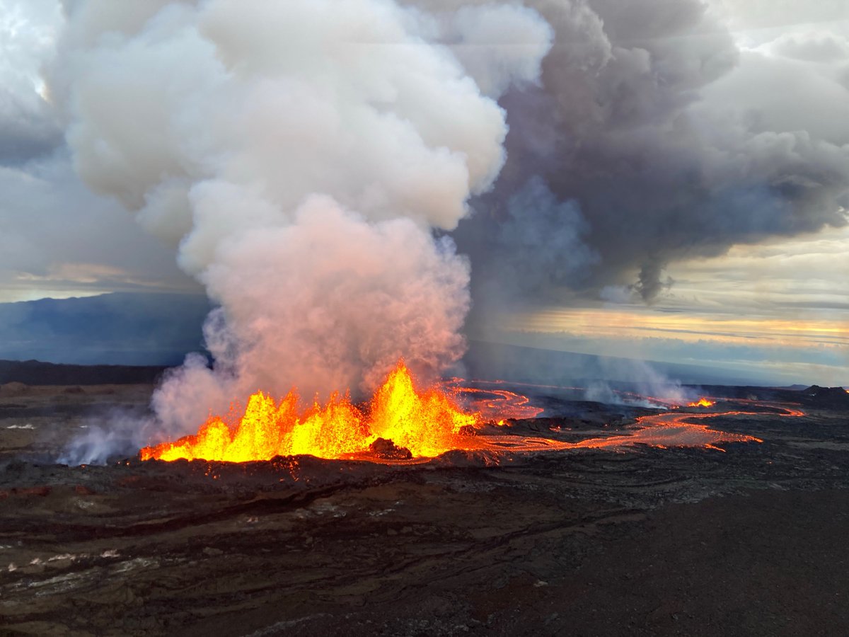 Encompassing two of the world’s most active volcanoes, Kīlauea and Mauna Loa, Hawaii’s Volcanoes National Park protects unique geological and cultural landscapes. Visitors can experience scenery through both driving and hiking tours #EarthMonth