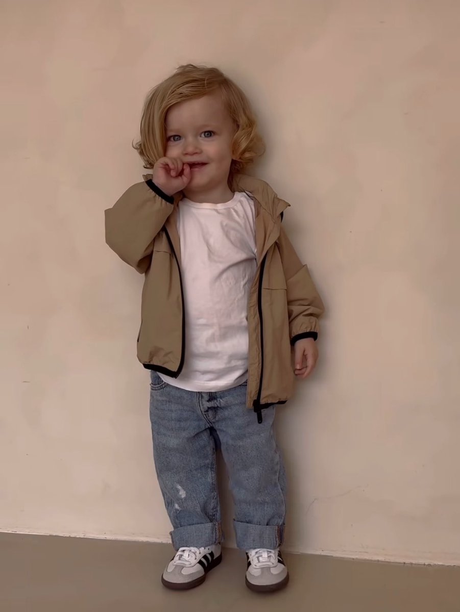 evrsincelarry's tweet image. MANO SÉRIO QUE GRACINHA O MINI SAMBAAAA😭😭😭