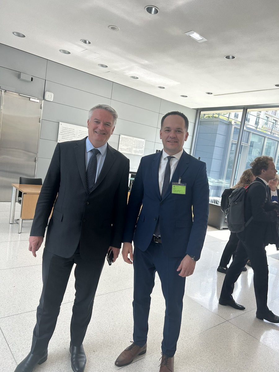 It is always a pleasure to catch up with SG @MathiasCormann in the hallways of the @OECD. State Sec @MVEP_hr Zdenko Lucić informed of 🇭🇷 progress ➡️ #OECD membership & reforms we are undertaking to reach the highest standards & best pratices. Looking forward to the next #MCM2024