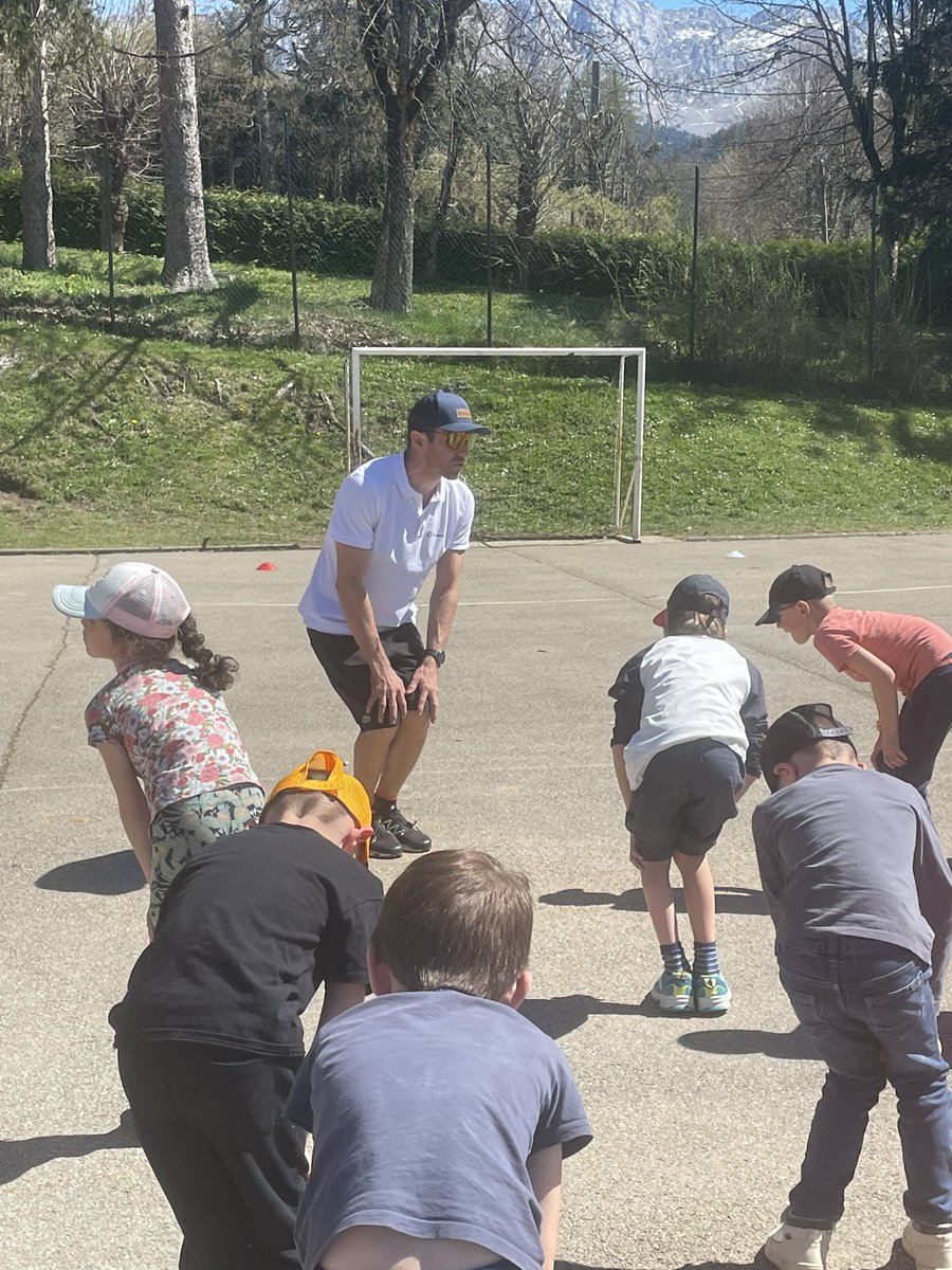 Laurent mazille CPD EPS 38 (@cpdepsmaz38) on Twitter photo Intervention de Maurice Manificat, immense palmarès de ski de fond, à l’école les laîches de Villard de lans, classes de cp.
Discussion en classe, présentation de la médaille olympique puis 30mn apq !
<a href="/patrice_gros/">Patrice GROS</a> <a href="/MarzoukMohamme3/">Marzouk Mohammed</a> <a href="/fabienvallier/">Fabien VALLIER</a> <a href="/Garnierfa/">Garnier Fabienne CPD EPS 38</a> @USEP38 Intervention de Maurice Manificat, immense palmarès de ski de fond, à l’école les laîches de Villard de lans, classes de cp.
Discussion en classe, présentation de la médaille olympique puis 30mn apq !
<a href="/patrice_gros/">Patrice GROS</a> <a href="/MarzoukMohamme3/">Marzouk Mohammed</a> <a href="/fabienvallier/">Fabien VALLIER</a> <a href="/Garnierfa/">Garnier Fabienne CPD EPS 38</a> @USEP38