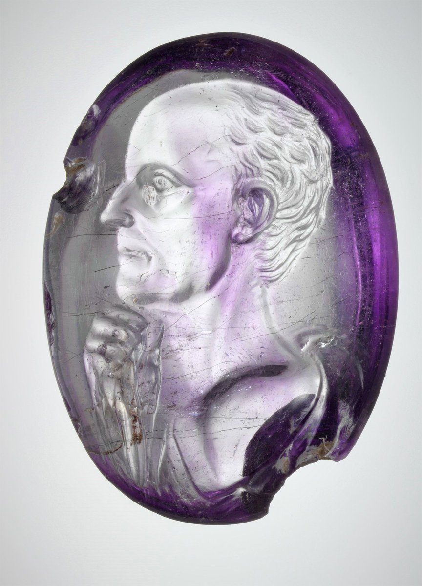 This Roman Intaglio, in the @metmuseum collection is thought to show Julius Caesar. Like many #Greek, #Roman and #Egyptian intaglios, it shows the sitter in exquisite detail on an amethyst 2.7cm in diameter. This one has been dated to 50-40BC