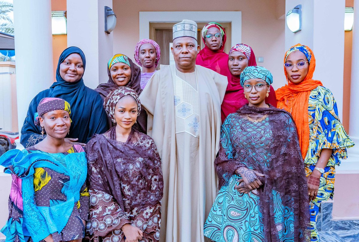 Photo news:

The 60 female doctors VP Kashim Shettima sponsored to study medicine abroad in 2014 when he was the Governor of Borno state came on a Thank You Visit 

50 of them are now working for the State Government!!

Legacies outlive administrations!
Commendable!!
