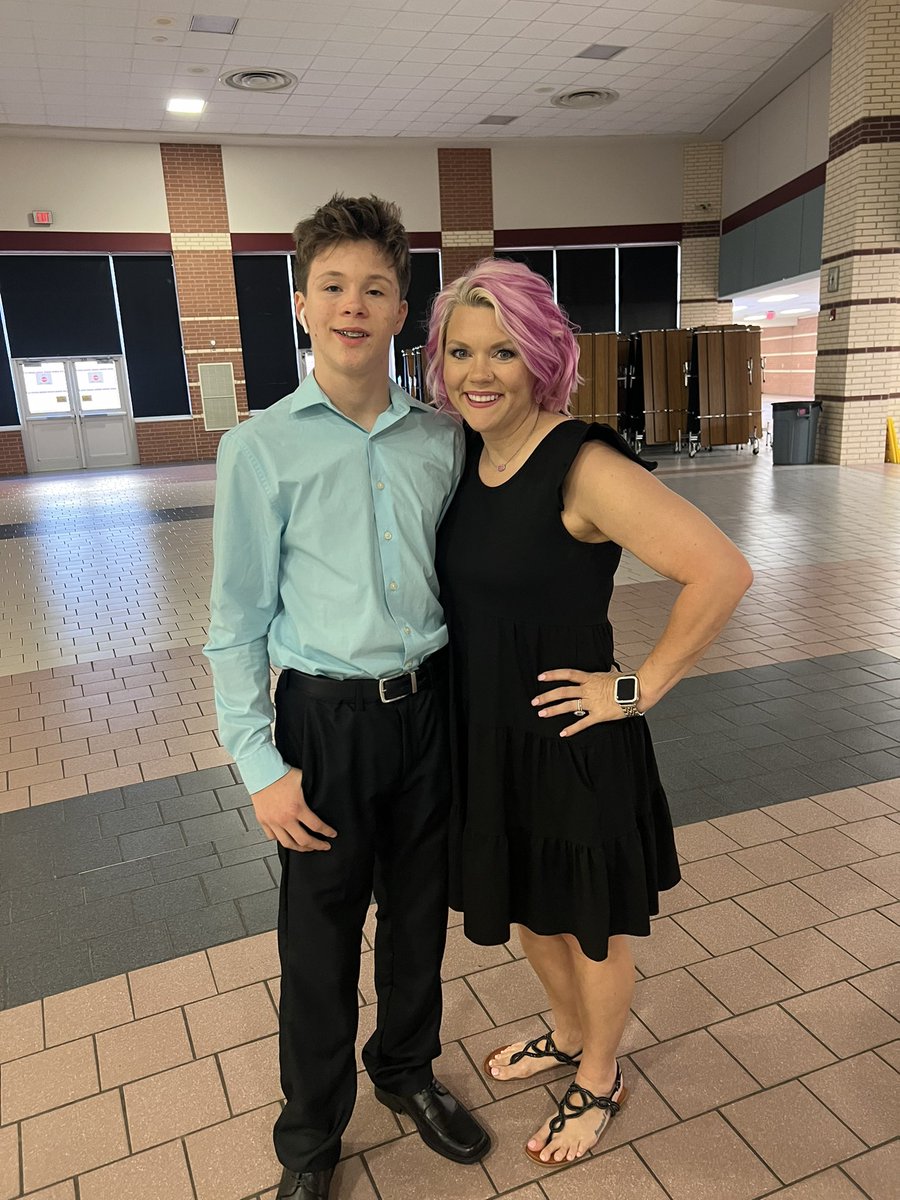 Holly Hanks tweet media