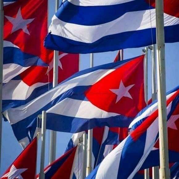 " De todas las libertades, la más preciada es la que nos libera a todos los que compartimos un sentimiento, la que nos inflama de orgullo ante el triunfo de un compatriota, la bandera que se iza y el himno que se entona."  Díaz Canel 

#Cuba 🇨🇺