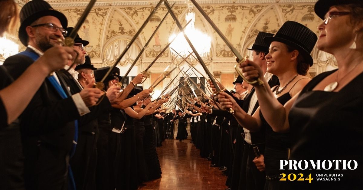 The doctoral hat and sword are an essential part of the conferment ceremony. 🎩The hat symbolises the freedom of research ⚔️The sword is a symbolic weapon of the spirit in search for and in defence of truth The University of Vaasa's sixth conferment ceremony is held 19-21.9.