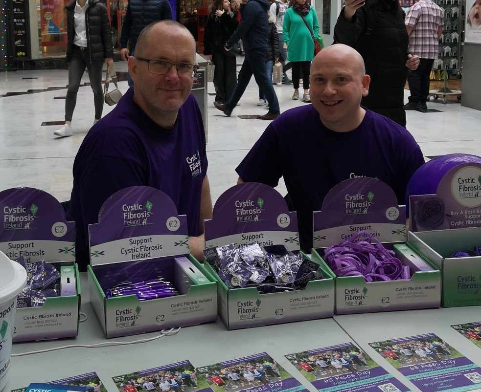 Volunteering for Cystic Fibrosis Ireland today @CysticIreland with me mate Paul in Stephen's Green Centre on #65Roses day. Ireland has the highest incidence of CF in the world, almost 7 in 10,000 sufferers, 3 times the average rate in EU and USA