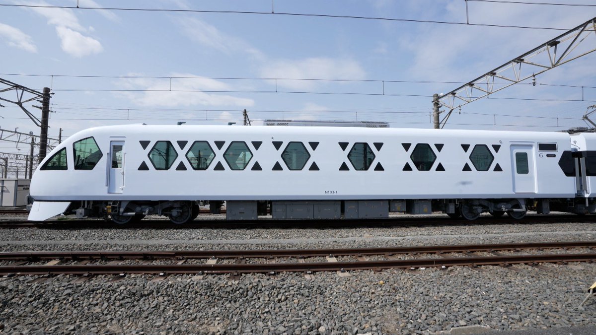 【#スペーシアX】 浅草と日光・鬼怒川を約2時間で結ぶ東武鉄道の特急列車。実は江戸の情緒が満載のデザインなのです。 #新美の巨人たち