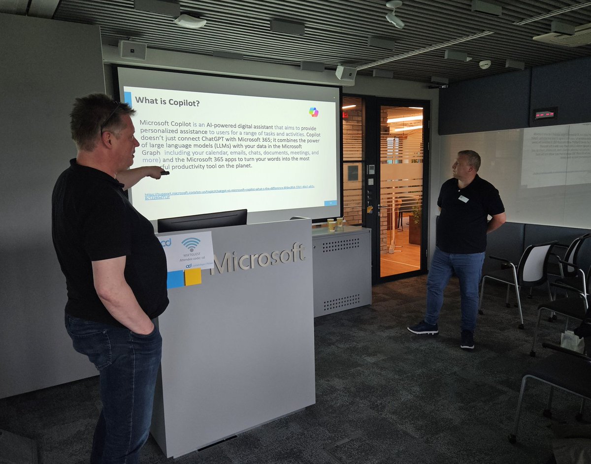 "Is #Copilot the King for Editors? How can AI support an Internal Communication Editors at their daily work." by Martin Rövekamp &amp; Knut Relbe-Moe! Outstanding content at #CollabDaysPL 🩵