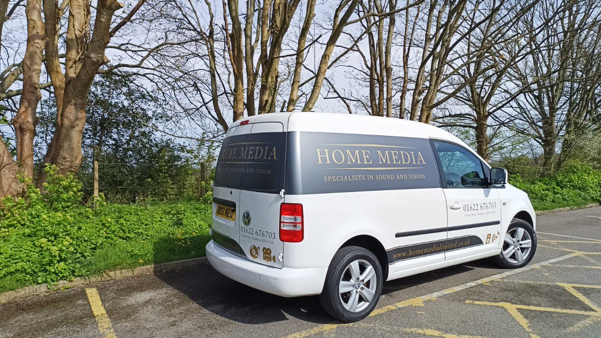 Perfect weather for a jaunt down to Hastings, to visit a customer! 🌞Products supplied and installed include: Stax SR-L700 headphones and SRM-500T energiser. A Chord Electronics Qutest DAC was also supplied to further enhance our customer's headphones listening enjoyment. 🎵