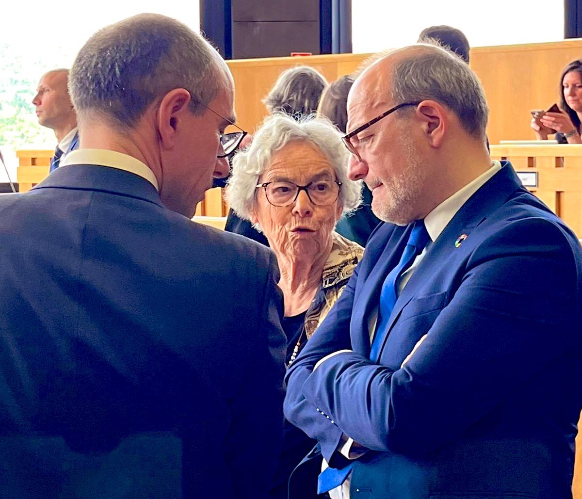 RiouxRemy's tweet image. Aux côtés de @CZacharopoulou &amp;amp; des élus, j’ai été ému avec les collègues @AFD_France &amp;amp; @DGTresor de participer au lancement du Pôle Clermontois de Dvlppt International #PDCI qui réunit @cerdi @FondationFERDI &amp;amp; @GDNint, l’œuvre d’1 vie, celle de Sylviane et Patrick Guillaumont🙏🏼