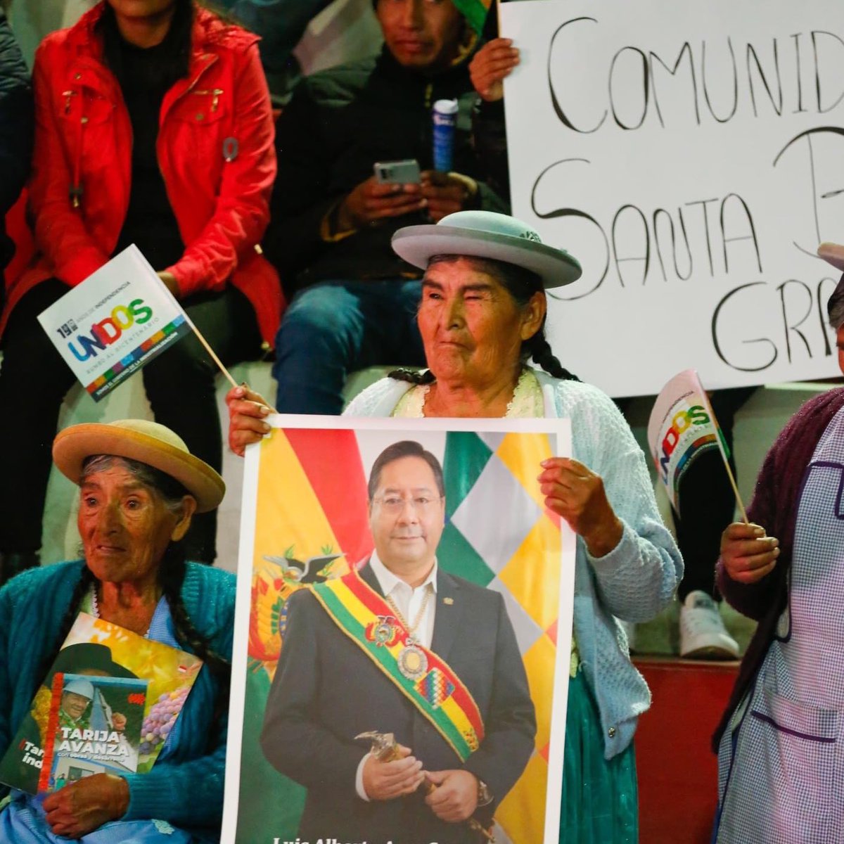 Hoy entregamos 1.153 títulos de propiedad a nuestras hermanas y hermanos productores de #Tarija. A partir de ahora nadie les puede quitar su tierra, tienen la seguridad jurídica de que la tierra que trabajan es suya. Además, entregamos los certificados de Conclusión del Proceso…