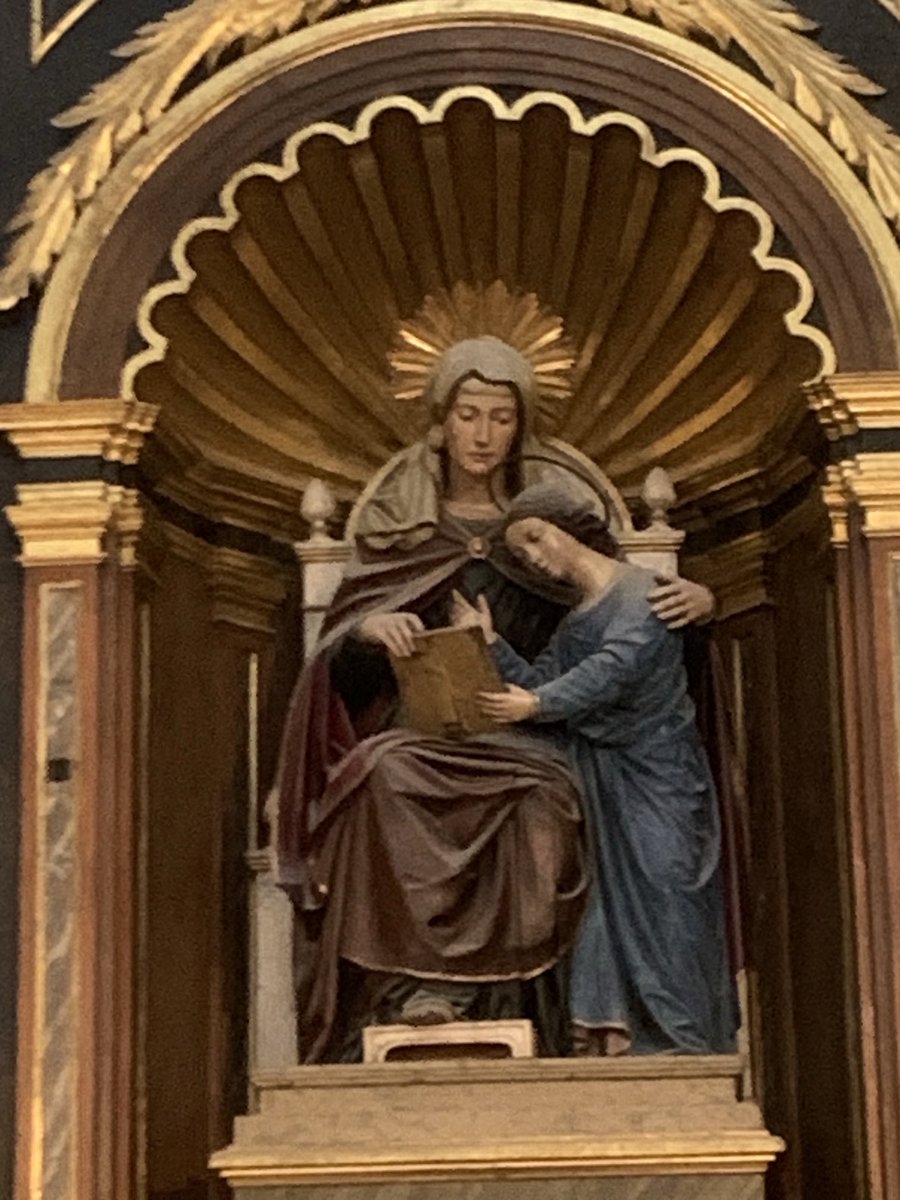 Zaragoza. En la basílica del Pilar: Santa Ana enseñando a leer a su hija.