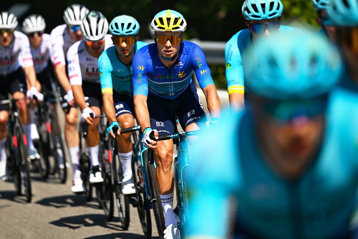 🇮🇹 RESULT: @ilGirodAbruzzo @AlexeyLutsenko3 is the overall winner of Giro d’Abruzzo 2024! 🥇 #IlGiroDAbruzzo #AstanaQazaqstanTeam 📸 @SprintCycling