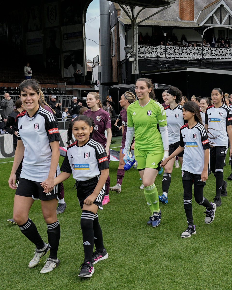 Last Sunday our players walked out with Mascots from our Fulham Refugee Kicks partner The Baytree Centre! 🤝 

#FFCW