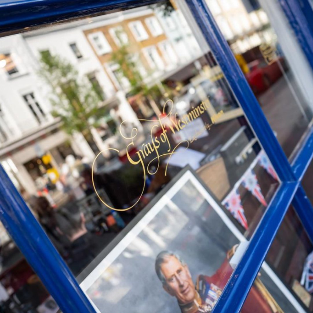 We love this shot taken by @nickharrison of our wonderful little shop nestled in the heart of #London. 🇬🇧 Nick has been able to capture an array of subjects in just one shot - fantastic! 🤩 📸 Photographed using the #0mm F1.8 Z.