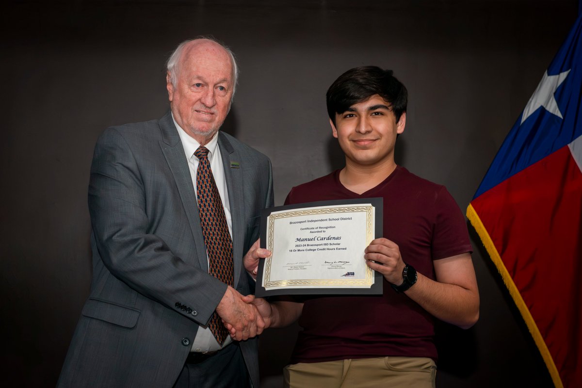 BISD Scholars are highlighted in The Facts today. Read more and view a photo gallery of the event on our website at brazosportisd.net/news/what_s_ne… Congratulations students!! #BISDpride #YouMatter