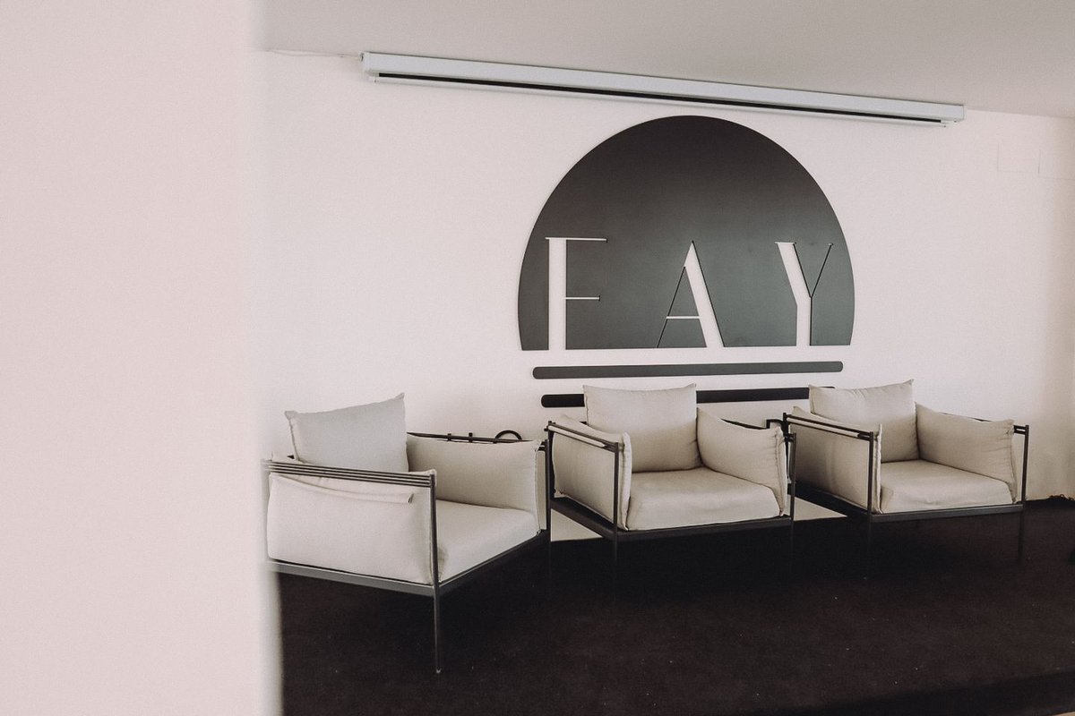 Looking for a place to hold your conference, talk or colloquium?

You're in luck! FAY Hotels Victoria Beach offers a selection of rooms for you to make it happen.

For more information, contact us at comercial@fayhotels.com

(+34) 952 40 13 66
 fayhotels.com