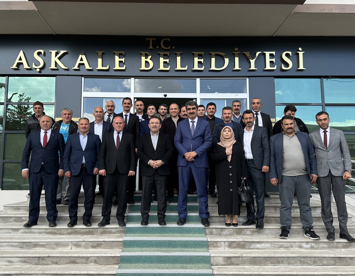 📍Aşkale Belediyesi 31 Mart Yerel Seçimlerinde Aşkale Belediye Başkanı olan Şenol Polat’a hayırlı olsun ziyaretinde bulunduk. Erzurum’da ticaretin cazibe merkezi haline gelmiş ilçemizde, AK belediyecilik şiarıyla hizmetlerimiz devam edecek. Cumhurbaşkanımızın önderliğinde,…