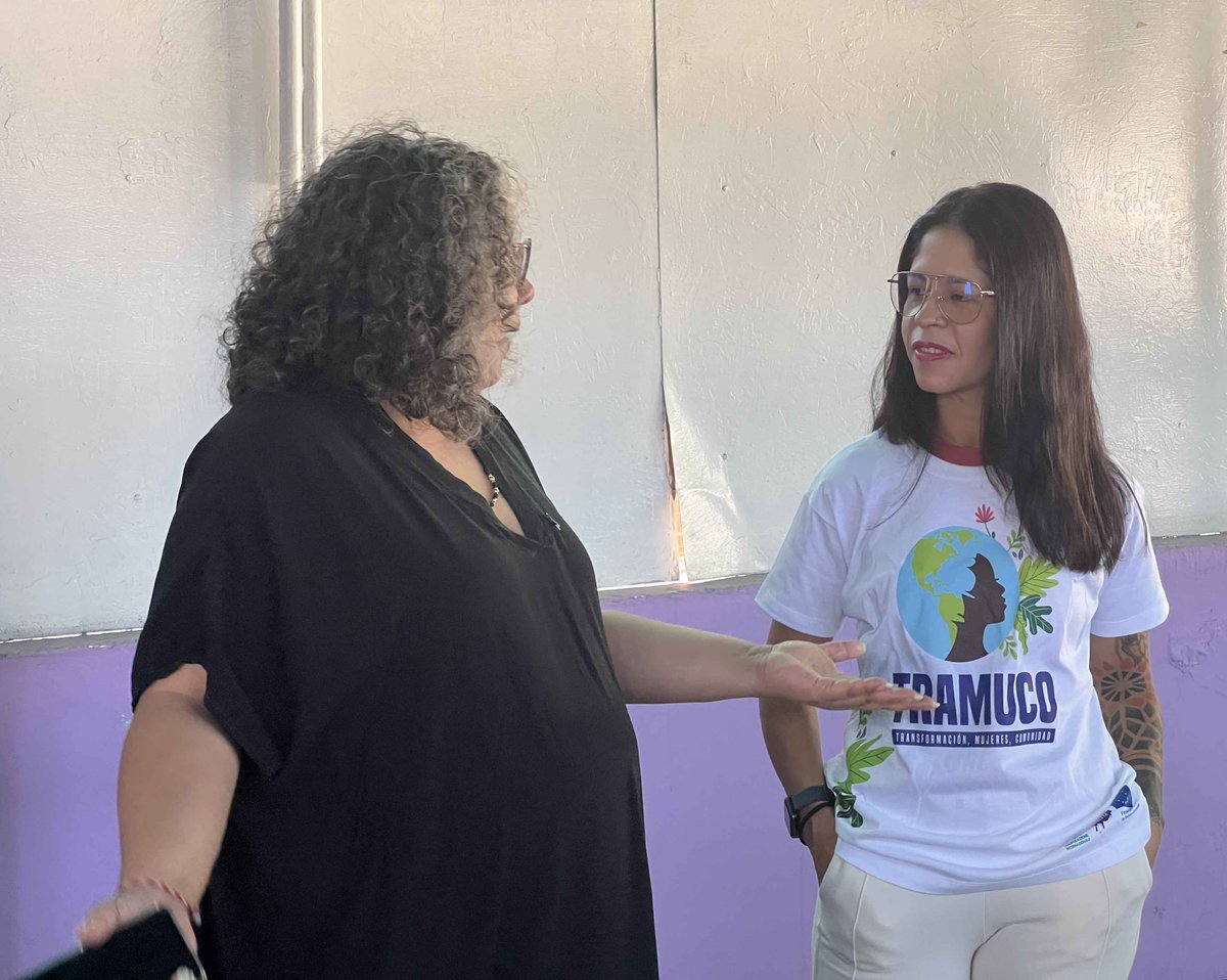 ♻️ En la Casa Petra Barreto de La Vega, las mujeres de la Cooperativa TRAMUCO, se reunieron con la viceministra de Protección Social, Marjorie Moreno, para presentar el modelo de gestión y recuperación de residuos comunitarios. #TransformaciónMujeresYTerritorios 🌀