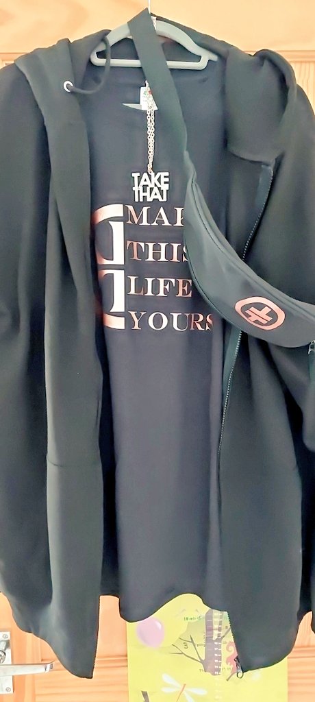 Vicky Hassall tweet media