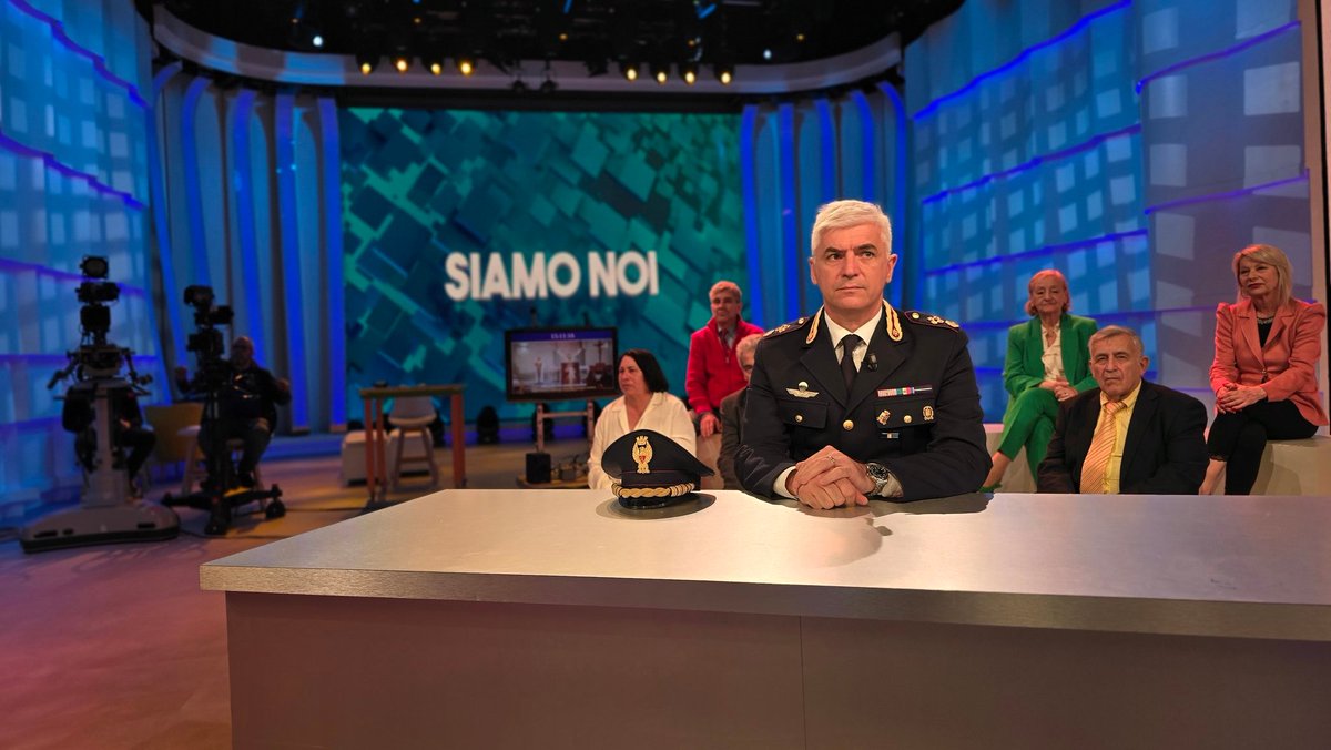 Tre minuti alla diretta con @poliziadistato. A tra poco su @TV2000it. #siamonoi #tv2000