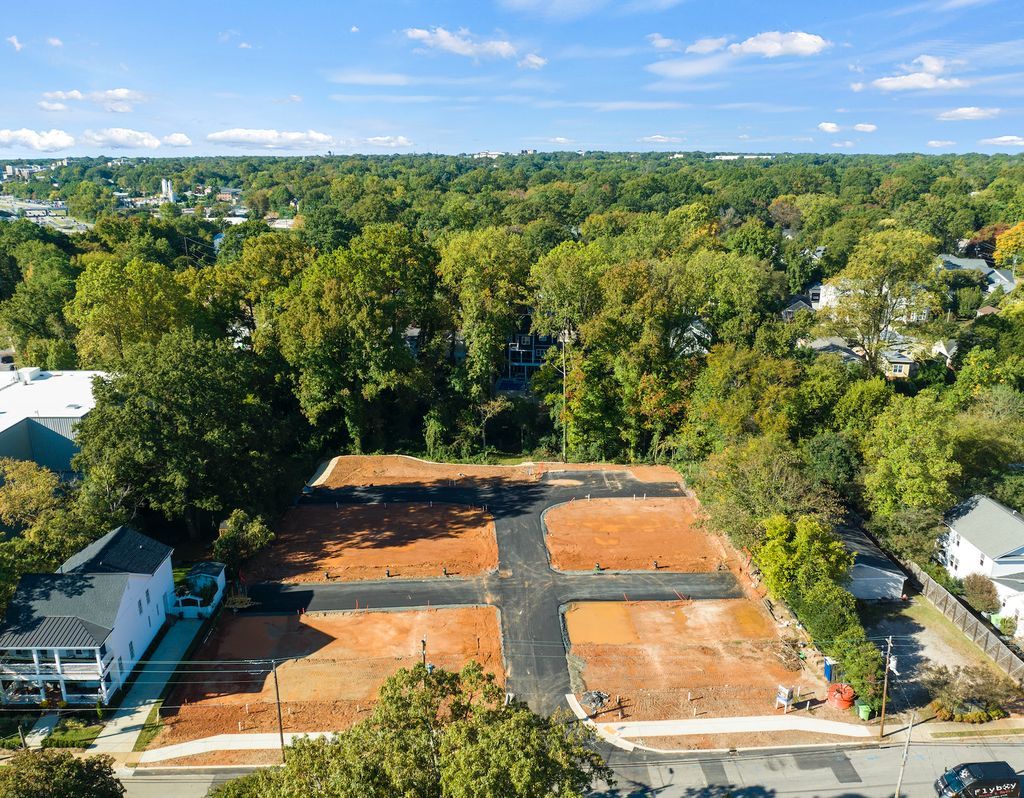 Construction will soon be underway at Urban Place at Five Points! 💥  Interested in purchasing one of these gems? Contact Allison@SoutherLuxLiving.com. 

#UrbanPlaceatFivePoints #UrbanBuildingSolutions #CustomBuilds #CustomHomes #RaleighNC #FivePointsRaleigh #ITBRaleigh