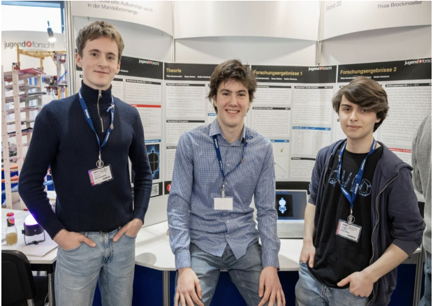 Mit 12 Jungforschenden ist auch Hamburg im Mai dabei und schließt damit die diesjährigen Landeswettbewerbe Jugend forscht ab! 
Wir gratulieren allen MINT-Talenten zu einer tollen Leistung und freuen uns auf den Bundeswettbewerb! 
Zur Pressemitteilung:
jugend-forscht.de/presse/pressem…