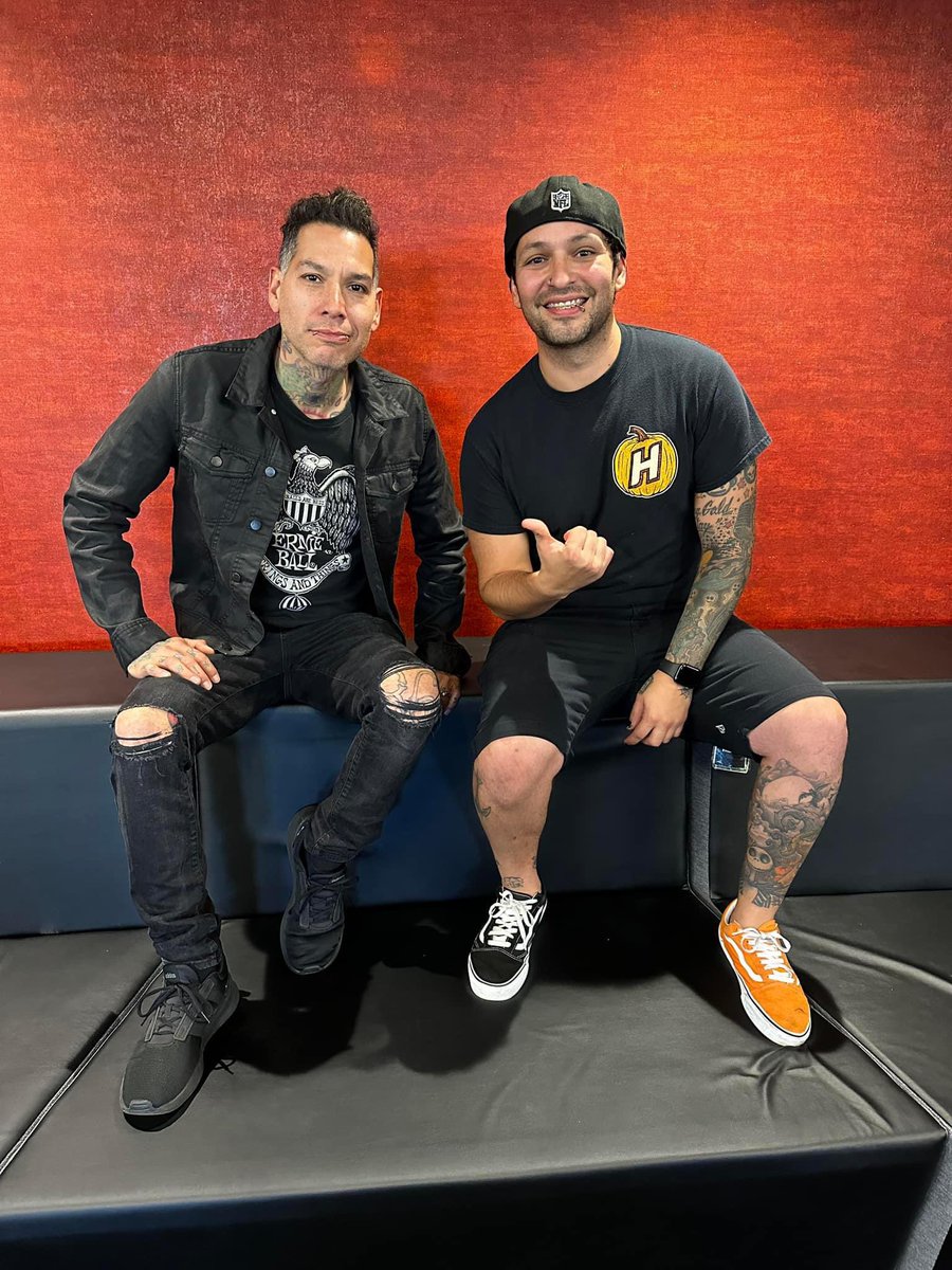 We are chatting with @mikeherreraTD from @mxpx! All part of #SeattleRockDay! Tune in now! KISW.com - @dalymigs