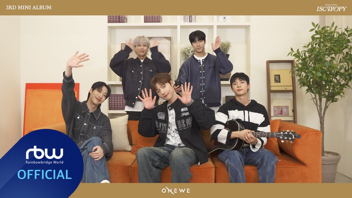 [#ONEWE]

ONEWE 3RD MINI ALBUM 
[Planet Nine : ISOTROPY]

🔹 Highlight Medley 🔹

🩹 youtu.be/5JxkmFkWV9I

2024.04.17 6PM (KST) RELEASE✔

#원위 #PlanetNine_ISOTROPY
#추억의_소각장 #Beautiful_Ashes