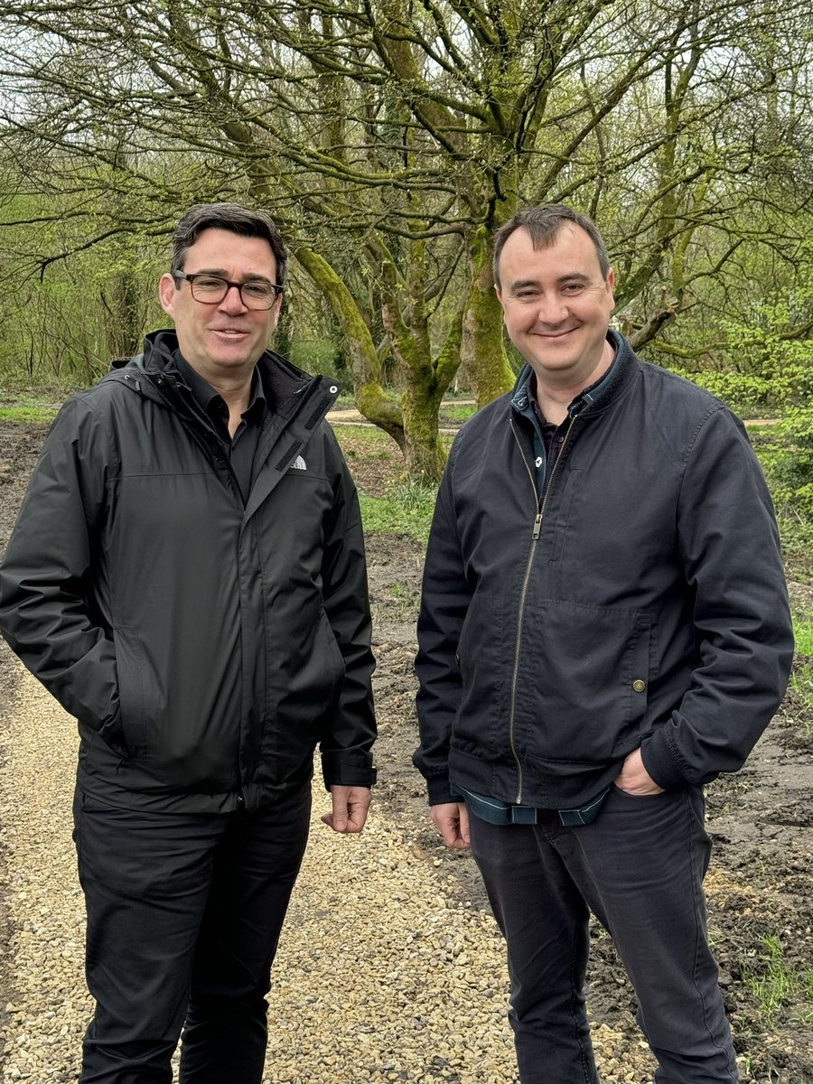 Pleased to meet @Tom_Besford this morning and support his campaign to protect Pembroke Park in Littleborough. He has worked tirelessly with local residents to defend this protected open space. On 2nd May vote for your local champion Tom Besford and vote Andy for Mayor.