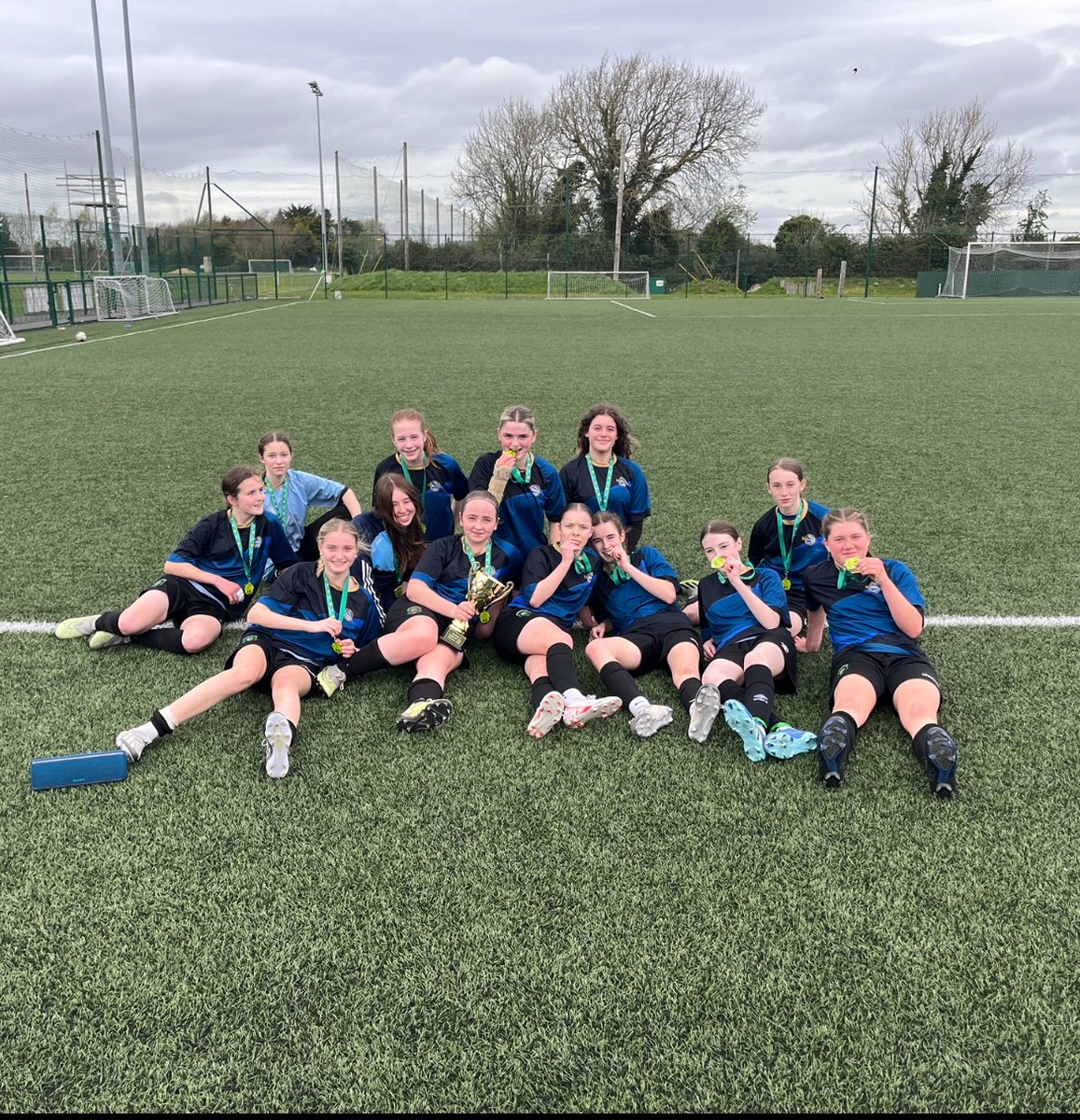 Well done to the Minor girls soccer team who won the final yesterday 3-0. Another cup to add to the cabinet, congratulations to all, we are very proud of you