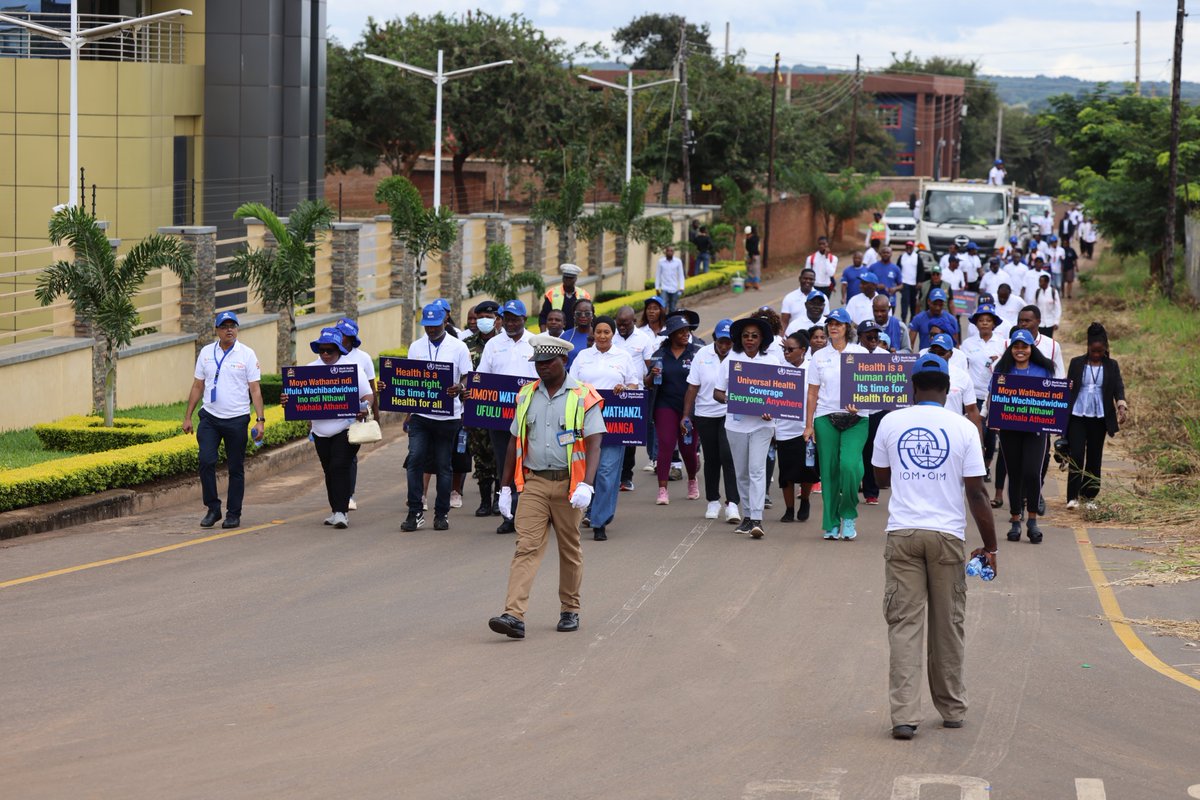 The walk themed 'My Health, My Right' was graced by @health_malawi @halimadaud60 @WHOMalawi @kimamboRN @WFP_Malawi @OIMMalawi @unwomenmalawi @LettyChiwara @LilongweC43406 His Worship, Mayor Richard Banda & others, raising awareness about #Health issues affecting people globally