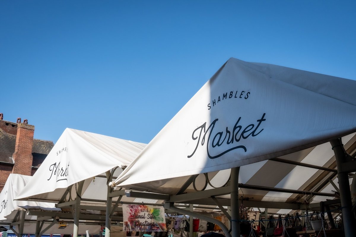 Shop at the award-winning Shambles Market to explore the largest concentration of independent traders in York! 🛍️ Open until 5pm every day, our traders can't wait to meet you... 👋 visityork.org/shambles-market