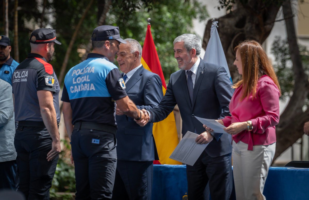 Ha sido un acierto el formar de manera conjunta a los nuevos agentes del @cgpcanaria y las Policías Locales. Tienen una gran responsabilidad al ejercer su autoridad, no solo para mantener el orden y la seguridad sino para atender a las personas en situación de vulnerabilidad.