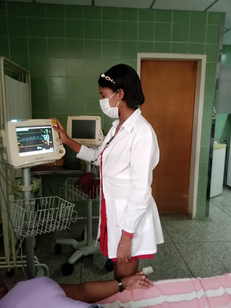 cubacooperaven's tweet photo. Los médicos cubanos que cumplen misiones en el exterior son ejemplo de altruismo, humanismo y entereza. 
Jornada laboral CDI Sector Florida Estado Zulia
#21AniversarioBarrioAdentro 
#CubaPorLaVida 
#CubaCoopera https://t.co/3Kp5oxnCMY