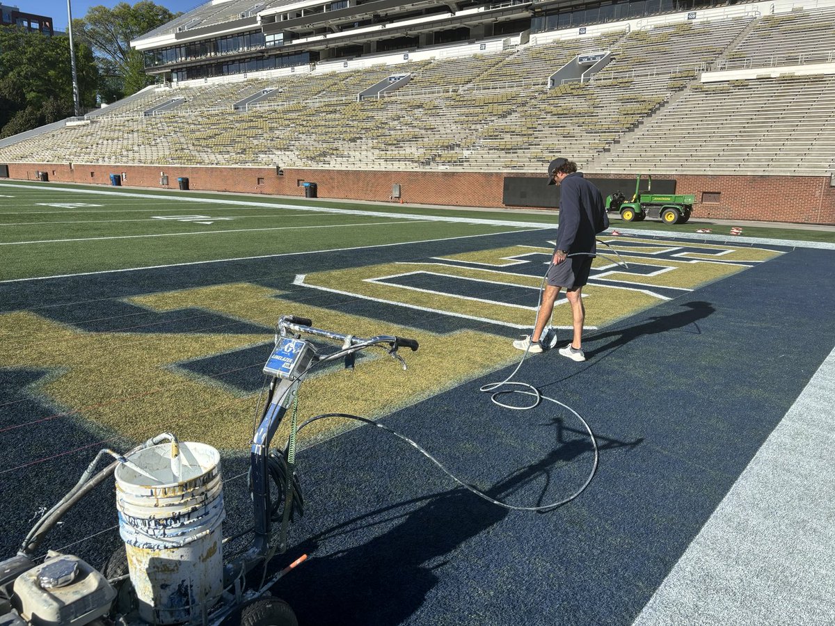 Nothing better than getting ready for game day…. Saturday spring game on the horizon…Swarm vs Wreck’m! #GoJackets