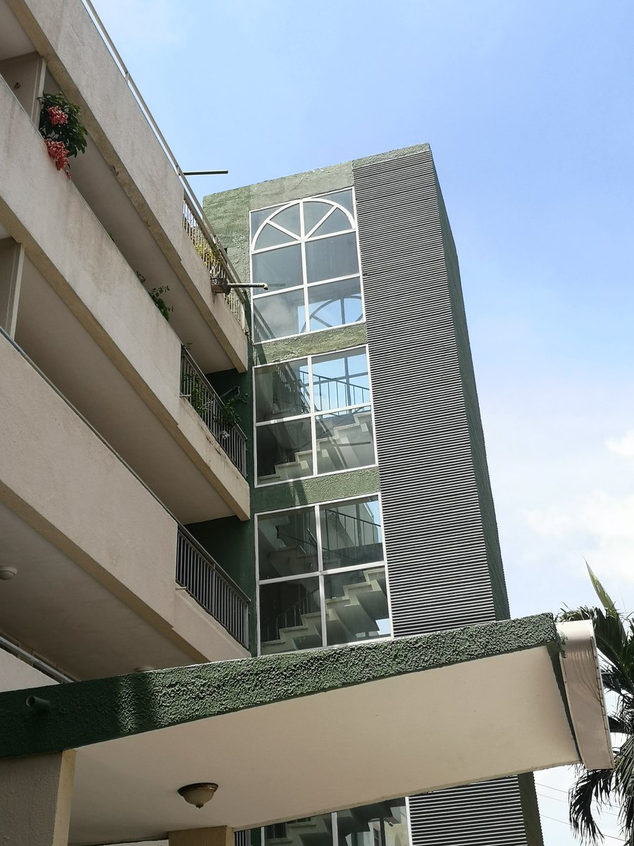 📍Edificio Boulevard, Center
Arq. Roberto Acosta Madiedo