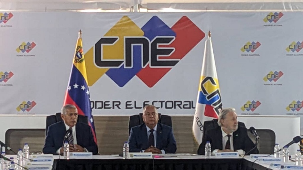 🇻🇪🗳️ Ayer el Consejo Nacional Electoral de Venezuela firmó un convenio para que el Consejo de Expertos Electorales de Latinoamérica (#CEELA) y el Observatorio de Pensamiento Estratégico para la Integración Regional (#OPEIR 🇦🇷) 'supervisen' el proceso electoral. ¿Quiénes son? 🧵