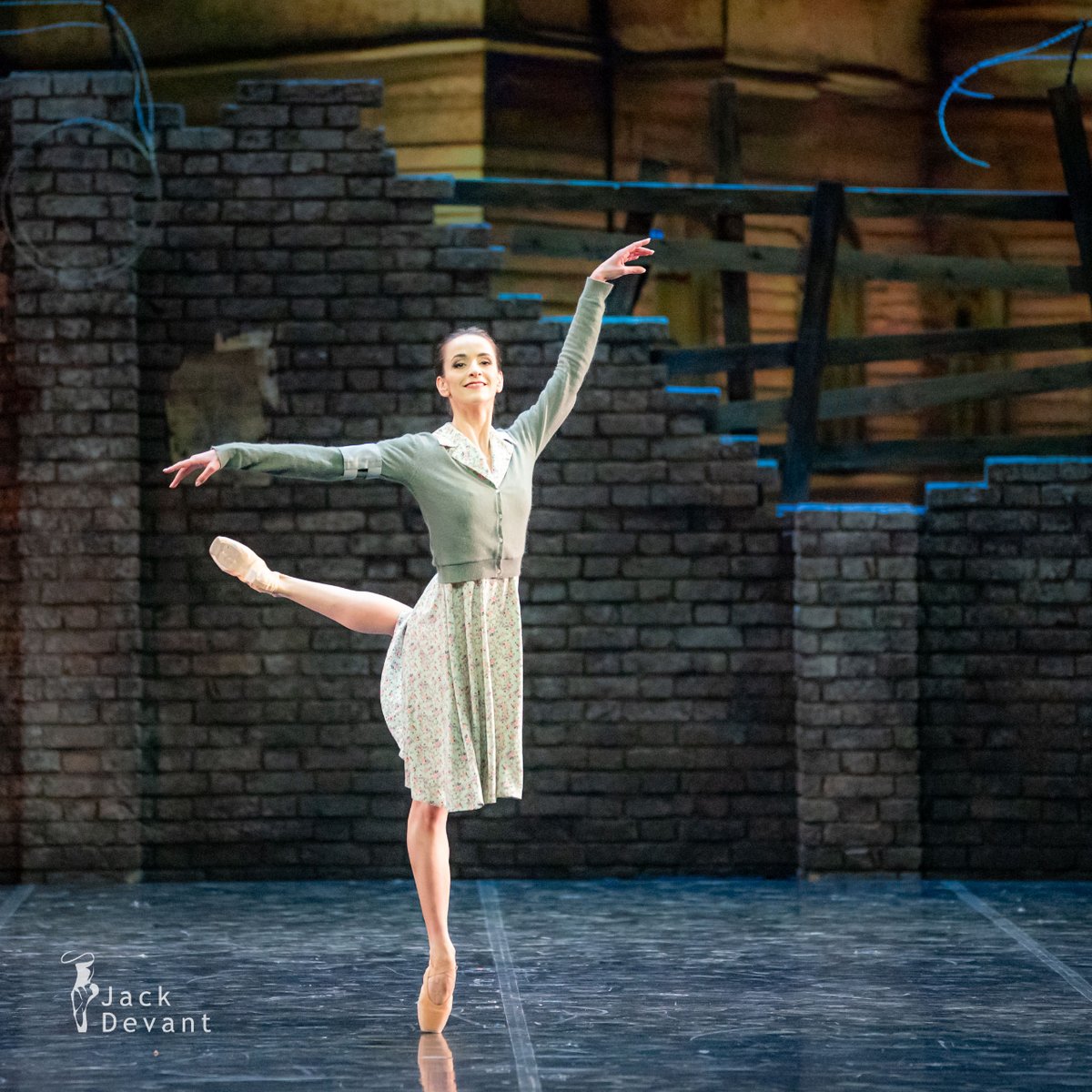 JackDevant's tweet photo. Laura Maya as Giselle, brought to 1940's Germany. Ballet Giselle by by Adolphe Adam, libretto by Jules-Henri Vernoy de Saint-Georges, Théophile Gautier and Jean Coralli after Heinrich Heine. New choreography Michael Pink

#Ballerina #Balletdancer #LauraMaya #Ballet #Giselle https://t.co/7ITmCgx707