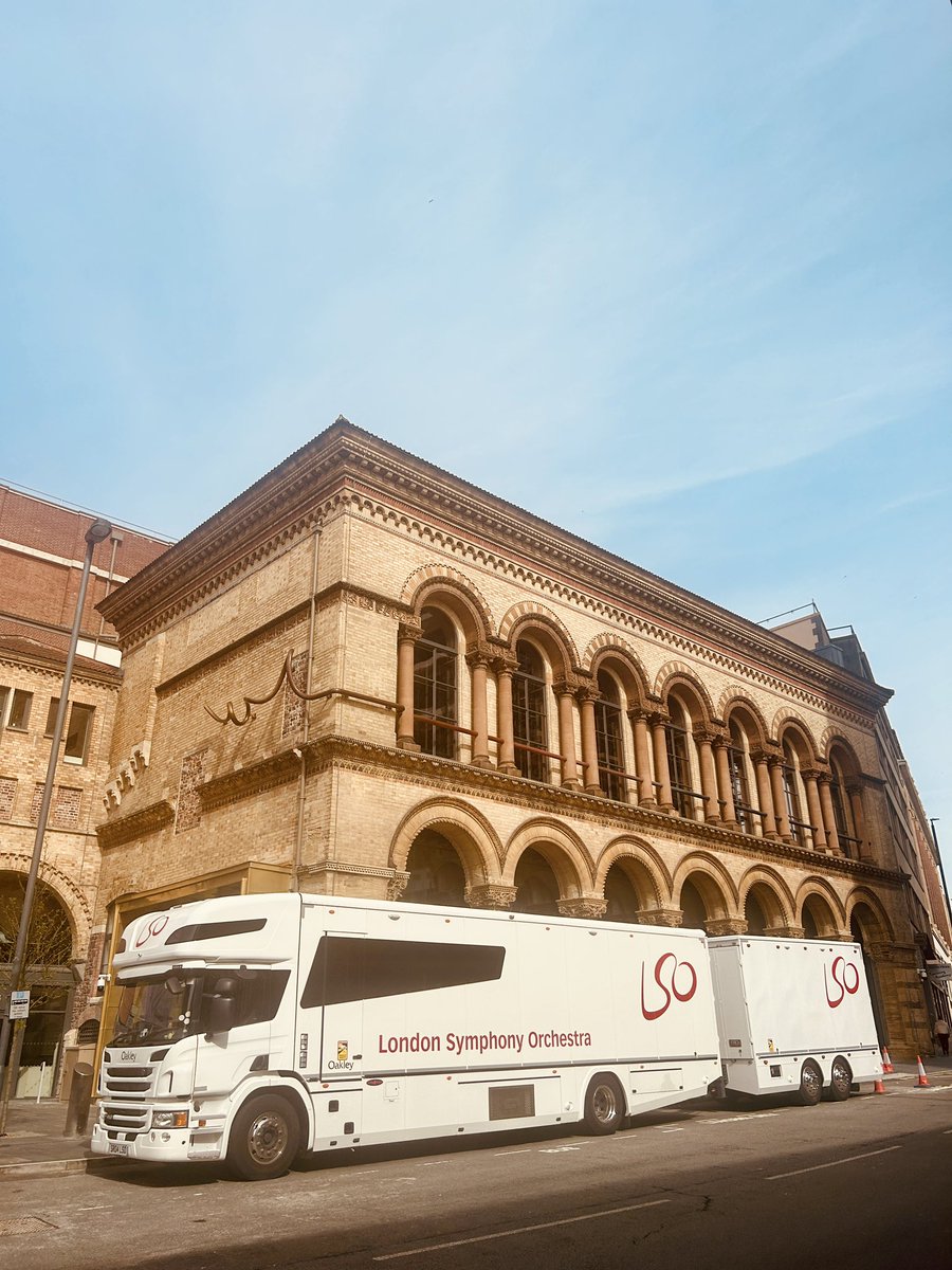 Welcoming @londonsymphony for yet another SOLD OUT concert tonight! This time with Chief Conductor Antonio Pappano, the inimitable @alisonbalsom and @TenebraeChoir 😎