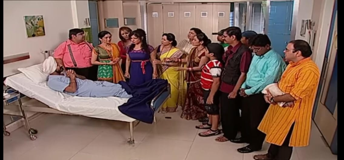 Sochtee_hai's tweet photo. 🇺🇸: only one family member can talk to the patient 
🇮🇳: https://t.co/b6z4UCQwiH