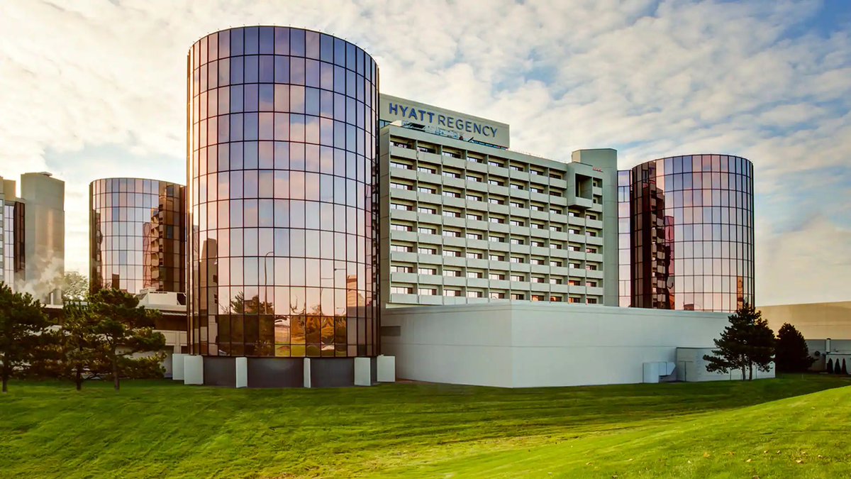 Exciting news! 

We’re happy to announce that VatiCon will be hosted at the Hyatt Regency O’Hare 🎉

#VatiCon #WarriorNun #SaveOurWarriorNun