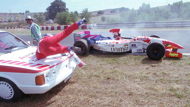 Taki Inoue annihilated by a Tatra 623-R during the 1995 Hungarian GP. Incredible photo 😅