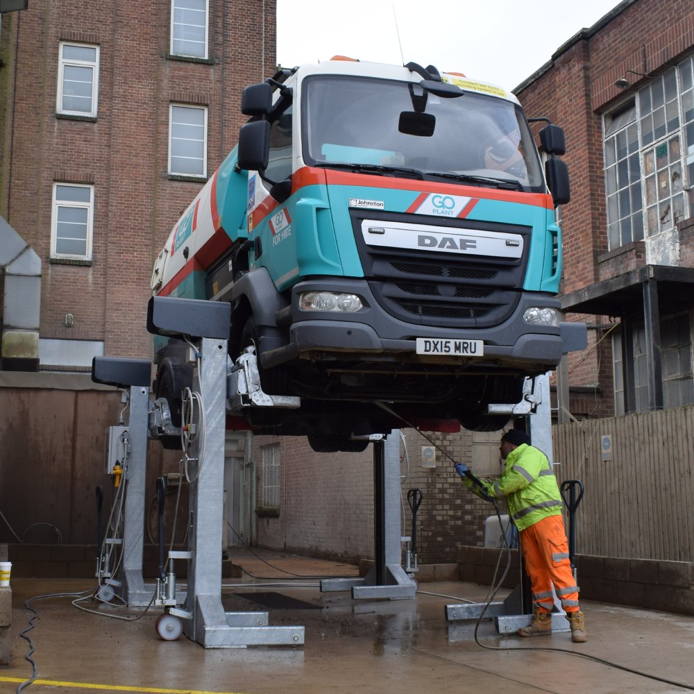 The Totalkare G8AC mobile column lifts is hot galvanised with sealed bearings, which provide long term protection from water ingress, making the lift ideal for outside use. Contact us today for more information. eu1.hubs.ly/H08zf-40
