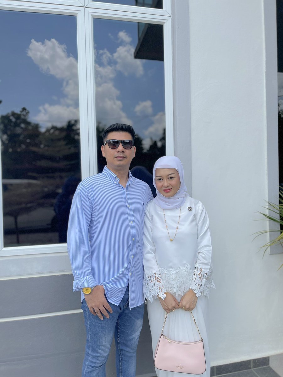 ammaraslam_'s tweet photo. Raya day 3 with loves 🌙🤍 https://t.co/kfWlvjEQkh