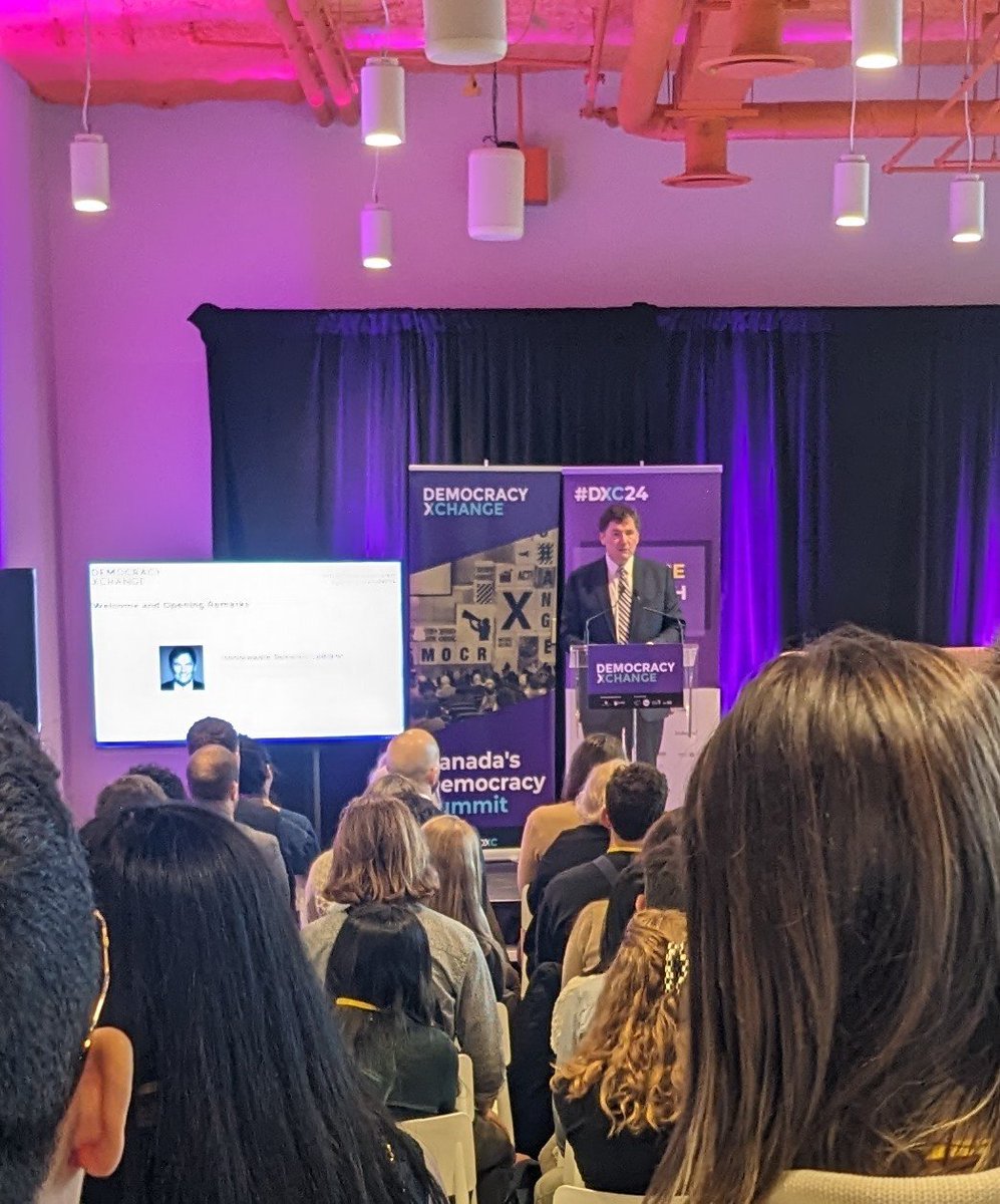 Packed house as Minister <a href="/DLeBlancNB/">Dominic LeBlanc</a> opens <a href="/dxcsummit/">DemocracyXChange</a> w <a href="/OCAD/">OCAD University</a> U <a href="/daisTMU/">the Dais</a>. Announces making permanent polling stations on #cdnpse campuses for #studentvoting