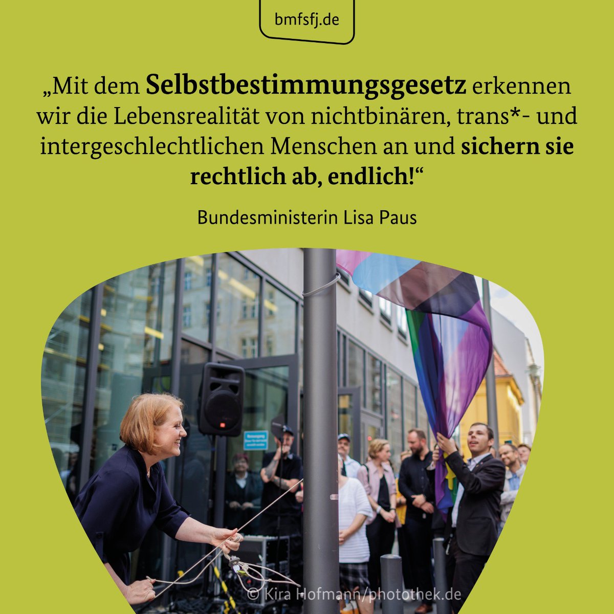 Das #Selbstbestimmungsgesetz wurde heute verabschiedet: 🏳️‍⚧️ einfachere Änderung des Geschlechtseintrags & Namens für nichtbinäre, trans*- & intergeschlechtliche Menschen 🏳️‍⚧️ Abschaffung des Transsexuellengesetzes & entwürdigender Verfahren #TransRightsAreHumanRights