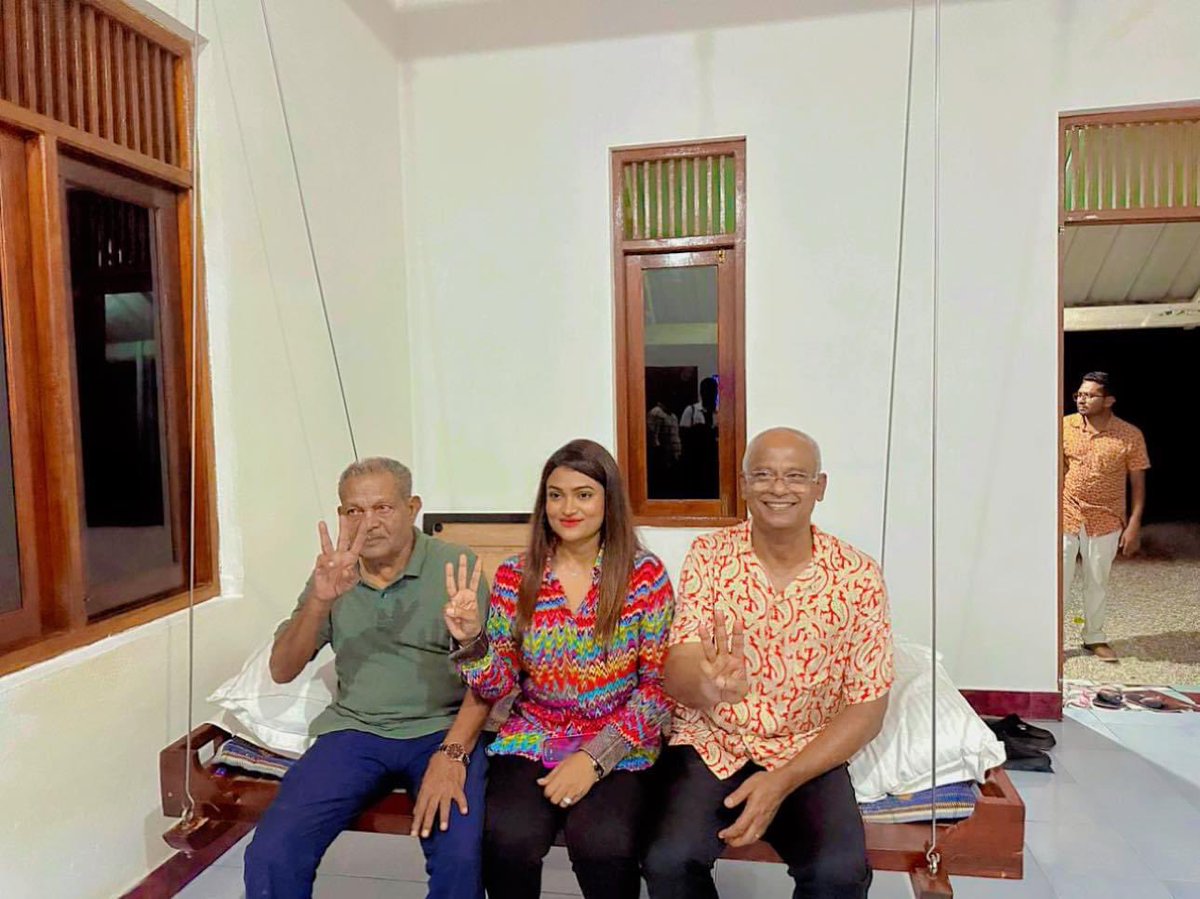 Thank you Raees @ibusolih ♥️ 3✅ #FvmDhekunu #Thaareekheebadhalakah #NazuNaseem