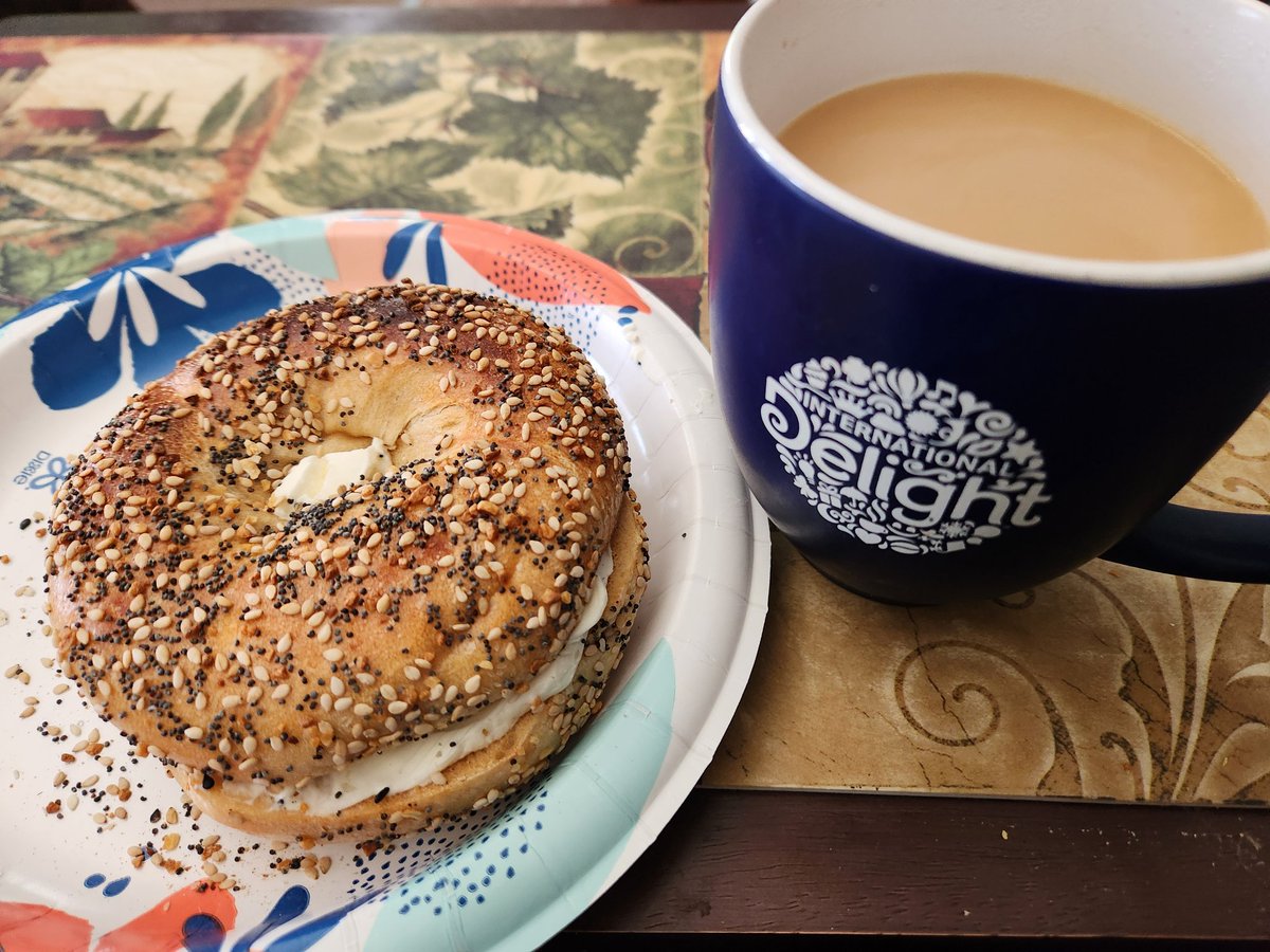 #BreakfastTime #EverthingBagel #CreamCheese #Coffee With My Favorite @indelight Hazlnut Creamer #Yummy 😋😋😋