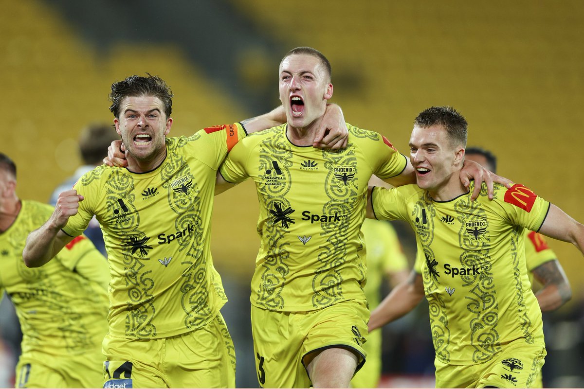 🚨TRIUNFAZO🚨 Con gol al minuto 96, Wellington Phoenix derrotó 1-0 al Melbourne Victory. Youstin Salas jugó todo el partido y fue el segundo mejor jugador de su equipo según reportó la prensa australiana 👊⚽🇨🇷